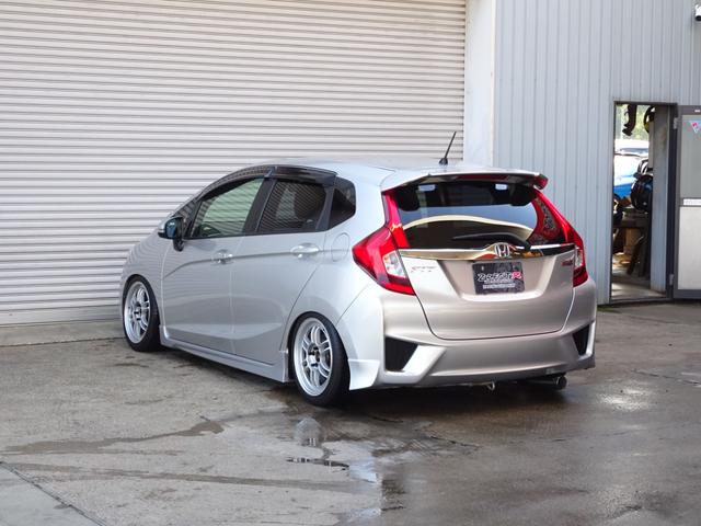 フィット RS L15B-VTEC★6MT★ゼロファイターストレートマフラー★エンケイRP-F1鍛造16インチAW★17HEX貫通ナット★スタンダードサスペンション車高調★Gathersナビ★バックカメラ★LED(15枚目)