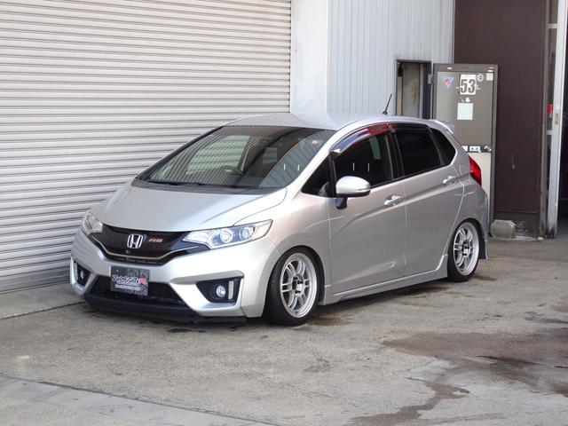 フィット RS L15B-VTEC★6MT★ゼロファイターストレートマフラー★エンケイRP-F1鍛造16インチAW★17HEX貫通ナット★スタンダードサスペンション車高調★Gathersナビ★バックカメラ★LED(18枚目)