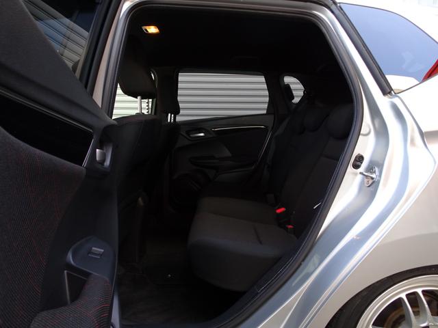 フィット RS L15B-VTEC★6MT★ゼロファイターストレートマフラー★エンケイRP-F1鍛造16インチAW★17HEX貫通ナット★スタンダードサスペンション車高調★Gathersナビ★バックカメラ★LED(22枚目)