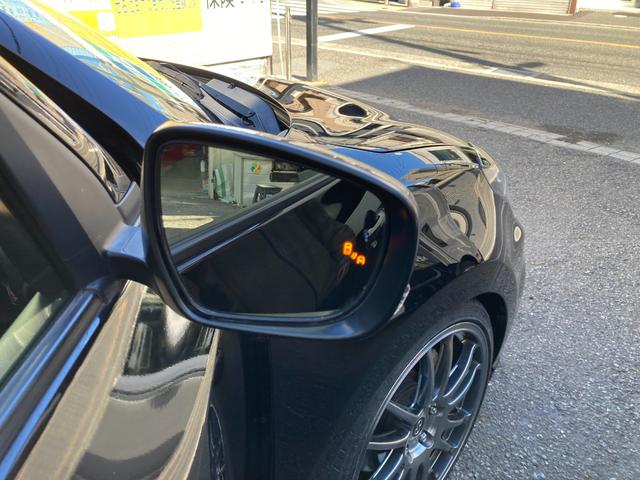 スイフトスポーツ ベースグレード　走行距離無制限１年保証付　ローダウン　社外マフラー　６速マニュアル車　ナビ　ＴＶ　バックカメラ　スマートキー　ＥＴＣ　社外１８インチアルミホイール（8枚目）