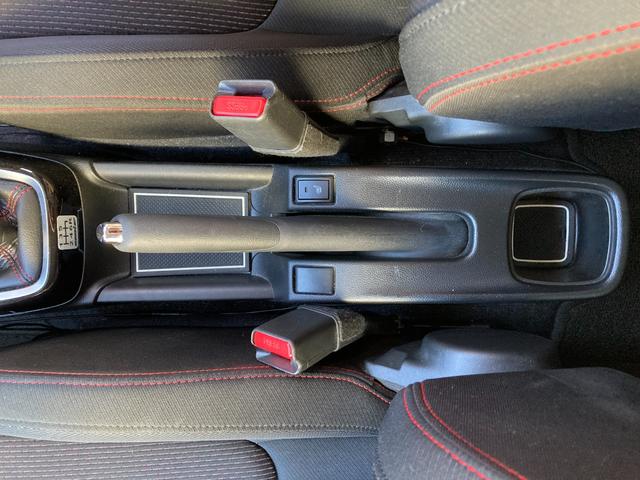 スイフトスポーツ ベースグレード　走行距離無制限１年保証付　ローダウン　社外マフラー　６速マニュアル車　ナビ　ＴＶ　バックカメラ　スマートキー　ＥＴＣ　社外１８インチアルミホイール（40枚目）