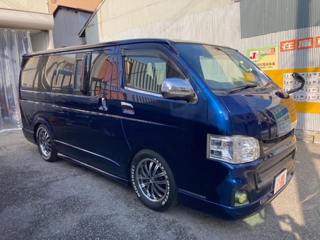 ハイエースバン 　走行距離無制限１年保証付　新品ナビ　ＴＶ　バックカメラ　新品前後ドライブレコーダー付デジタルインナーミラー　ＥＴＣ　ローダウン　社外１７インチアルミホイール（10枚目）