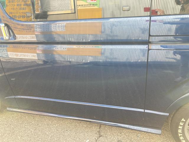 ハイエースバン 　走行距離無制限１年保証付　新品ナビ　ＴＶ　バックカメラ　新品前後ドライブレコーダー付デジタルインナーミラー　ＥＴＣ　ローダウン　社外１７インチアルミホイール（41枚目）