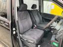 運転席・助手席シートになります。
