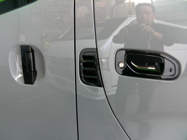 キャラバン ロングプレミアムＧＸ　アウトドアブラックエディション　ＬＥＤヘッドランプ　ワンタッチオートスライドドア　インテリジェントエマージェンシーブレーキ　インテリジェントルームミラー　インテリジェントアラウンドビューモニター（13枚目）
