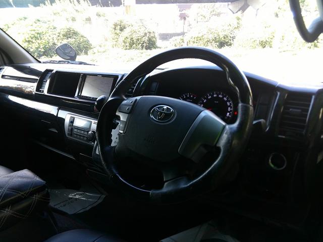 ハイエースワゴン GL 2700cc ガソリン パワースライドドア バックカメラ レボシート ベッドキット 18インチアルミ ユーザー様買い取り車両 1オーナー(23枚目)