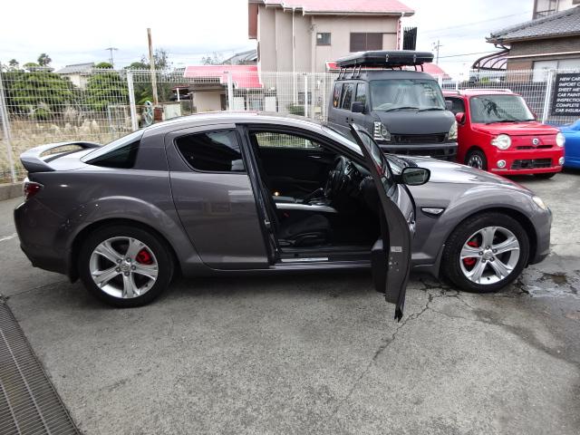 ���ʉE�^�t�����g�h�A�̂ݑS�J��