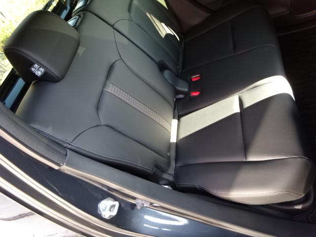 ��ȉE�^�v���C���X���[�X�V�[�g