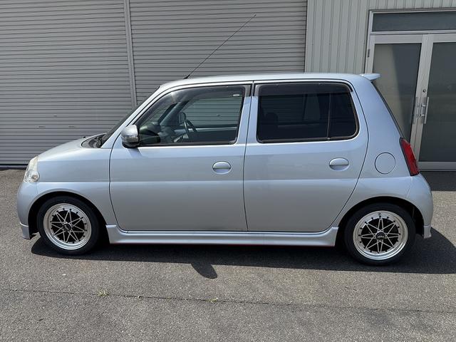 エッセ カスタム　新品車高調／新品マフラー／新品アルミホイール／５速ミッション／キーレス電動格納ドアミラー／新品バッテリー／ＳＤナビ／フルセグ地デジ／新品バックカメラ／ＥＴＣ（10枚目）