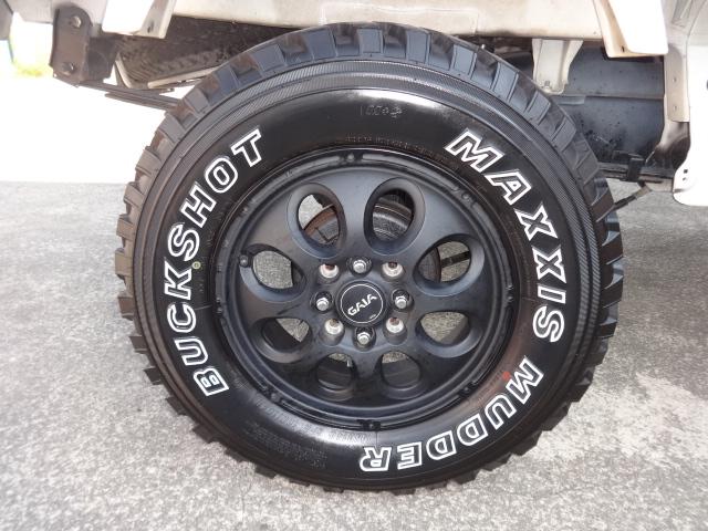 キャリイトラック ＫＣエアコン・パワステ　４ＷＤ高低二段切り替え式・４インチＵＰ・マキシスＭＴ１９５Ｒ１４ＮＥＷ・マルカ１４インチアルミホイールＮＥＷ・ホイルスペーサー（24枚目）