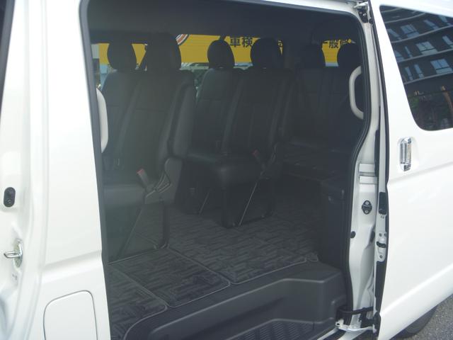 ハイエースワゴン GL ワンオーナー デジタルインナーミラー パノラミックビューモニター モデリスタエアロ 純正アルミ フローティングディスプレイオーディオ 革調シートカバー ベッドキット 1.5インチローダウン(15枚目)