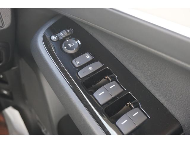 e:HEV PLaY 登録済未使用 ホンダコネクトナビ パノラマルーフ マルチビューカメラ LEDヘッドライト パワーバックドア プレミアムオーディオ ブラインドスポットモニター 禁煙車 記録簿 ワイヤレス充電(20枚目)