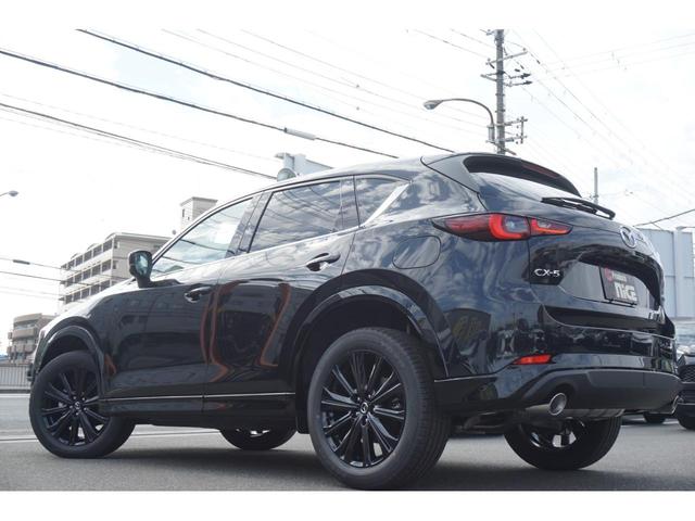 ＣＸ－５ ＸＤ　スポーツアピアランス　登録済未使用車　ＢＯＳＥサウンド　電動バックドア　黒革シート　１０．２５型ディスプレイ　３６０°マルチビューカメラ　シートベンチレーション　クリアランスソナー　衝突軽減ブレーキ　レーダークルコン（35枚目）