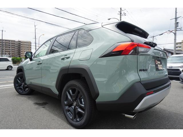 ＲＡＶ４ アドベンチャー　登録済未使用車　１０．５ディスプレイオーディオプラス　ナビ　ＥＴＣ２．０　フルセグＴＶ　シートヒーター　シートクーラー　バックモニター　ＬＥＤヘッドライト　パワーシート　衝突軽減ブレーキ　ＢＳＭ（7枚目）