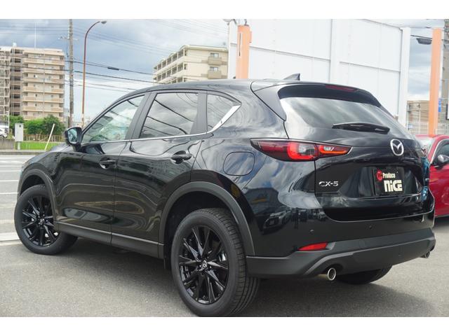 ＣＸ－５ ２０Ｓ　ブラックセレクション　登録済み未使用車　１０．２ＤＡ　パワーバックドア　パノラミックビューモニター　衝突軽減ブレーキ　シートヒーター　電動パーキングブレーキ　ＬＥＤヘッドライト　レーダークルーズコントロール　１９インチＡＷ（4枚目）