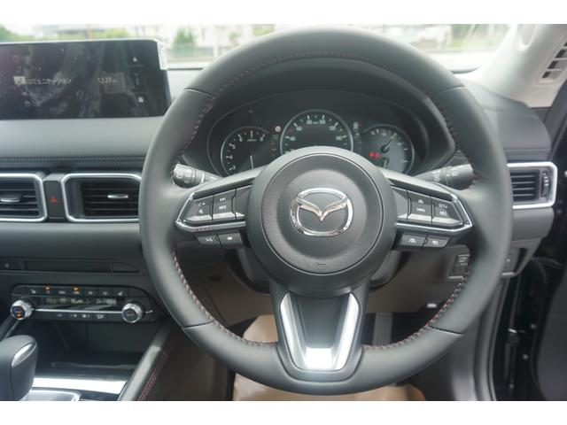 ＣＸ－５ ２０Ｓ　ブラックセレクション　登録済み未使用車　１０．２ＤＡ　パワーバックドア　パノラミックビューモニター　衝突軽減ブレーキ　シートヒーター　電動パーキングブレーキ　ＬＥＤヘッドライト　レーダークルーズコントロール　１９インチＡＷ（55枚目）