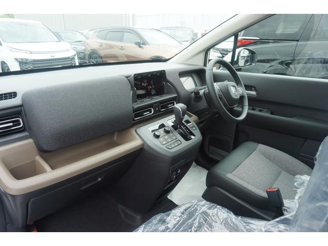 フリード エアー EX 登録済未使用車 シートヒーター ブラインドスポットモニター 両側パワースライドドア  LEDヘッドライト ハーフレザーシート 15インチアルミ 衝突軽減ブレーキ LEDフォグ 電動パーキングブレーキ(17枚目)