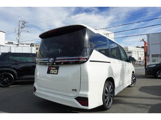 ヴォクシー ハイブリッドＳ－Ｚ　１０．５インチディスプレイ　両側パワースライドドア　ＬＥＤヘッド　シートヒーター　ハーフレザー　レーダークルーズコントロール　オートマチックハイビーム　ビルトインＥＴＣ２．０　ブレーキホールド（6枚目）