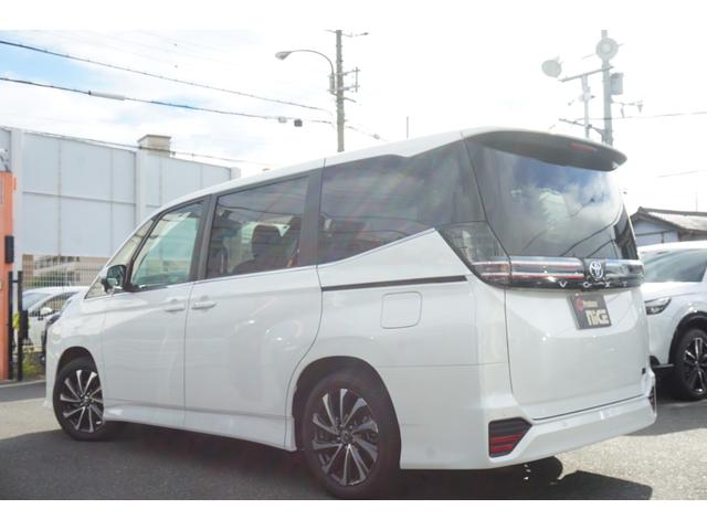 ヴォクシー ハイブリッドＳ－Ｚ　１０．５インチディスプレイ　両側パワースライドドア　ＬＥＤヘッド　シートヒーター　ハーフレザー　レーダークルーズコントロール　オートマチックハイビーム　ビルトインＥＴＣ２．０　ブレーキホールド（11枚目）