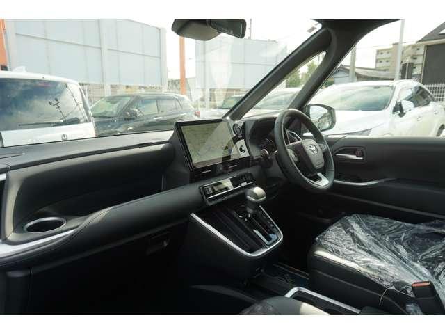 ヴォクシー ハイブリッドＳ－Ｚ　１０．５インチディスプレイ　両側パワースライドドア　ＬＥＤヘッド　シートヒーター　ハーフレザー　レーダークルーズコントロール　オートマチックハイビーム　ビルトインＥＴＣ２．０　ブレーキホールド（18枚目）