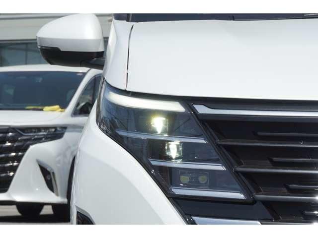 セレナ e-パワー ハイウェイスターV 登録済未使用車 プロパイロット アラウンドビューモニター インテリジェントルームミラー ハンズフリーパワースライドドア LEDヘッドライト BSM 衝突軽減ブレーキ レーダークルコン 禁煙車(13枚目)