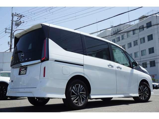 セレナ e-パワー ハイウェイスターV 登録済未使用車 プロパイロット アラウンドビューモニター インテリジェントルームミラー ハンズフリーパワースライドドア LEDヘッドライト BSM 衝突軽減ブレーキ レーダークルコン 禁煙車(35枚目)
