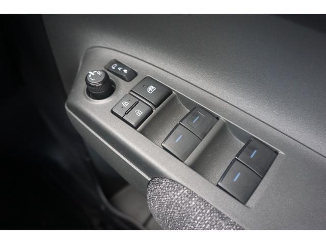 シエンタ ハイブリッドＺ　１０．５ディスプレイオーディオ　ブラインドスポットモニター　パノラミックビューモニター　両側パワースライドドア　レーダークルーズコントロール　ＬＥＤヘッドライト　ビルトインＥＴＣ　衝突軽減ブレーキ（28枚目）