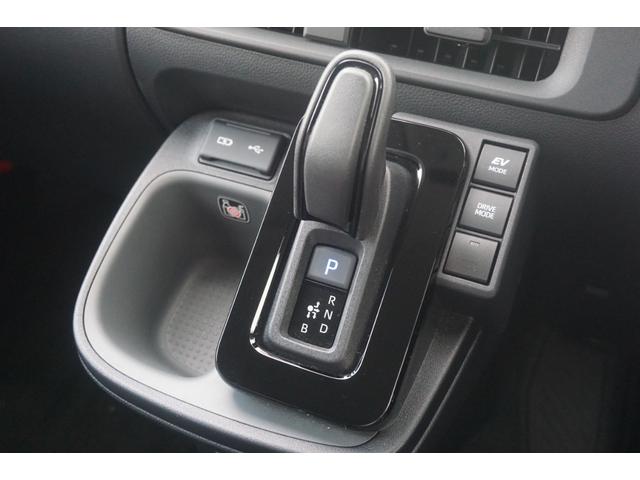 シエンタ ハイブリッドＺ　１０．５ディスプレイオーディオ　ブラインドスポットモニター　パノラミックビューモニター　両側パワースライドドア　レーダークルーズコントロール　ＬＥＤヘッドライト　ビルトインＥＴＣ　衝突軽減ブレーキ（49枚目）