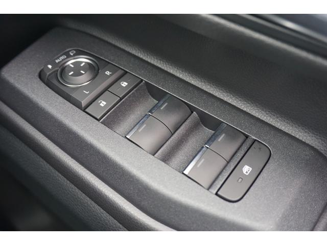 ランドクルーザー250 VX 純正12.3インチナビ ビルトインETC2.0 純正18インチアルミ 電動リアゲート デジタルインナーミラー パノラミックビューモニター シートヒーター サンルーフ レーダークルーズコントロール(33枚目)