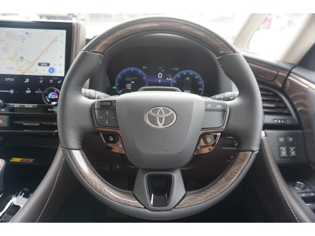 アルファードハイブリッド エグゼクティブラウンジ　登録済未使用　ホワイトレザー　１４インチＤＡプラス　ＪＢＬサウンド　１４インチリアエンターテインメント　ユニバーサルステップ　１９インチアルミ　左右独立ムーンルーフ　全周囲カメラ　ブラインドスポットＭ（17枚目）