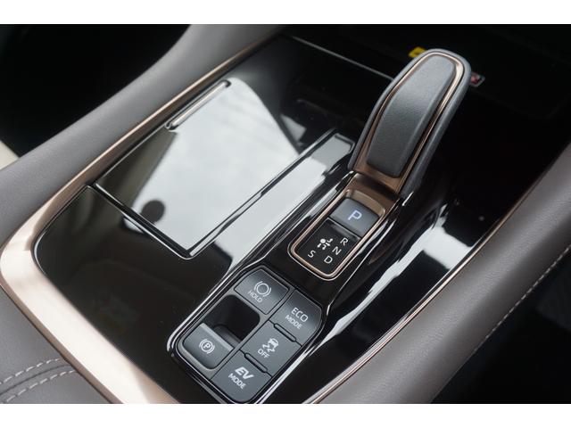 アルファードハイブリッド エグゼクティブラウンジ　登録済未使用　ホワイトレザー　１４インチＤＡプラス　ＪＢＬサウンド　１４インチリアエンターテインメント　ユニバーサルステップ　１９インチアルミ　左右独立ムーンルーフ　全周囲カメラ　ブラインドスポットＭ（21枚目）