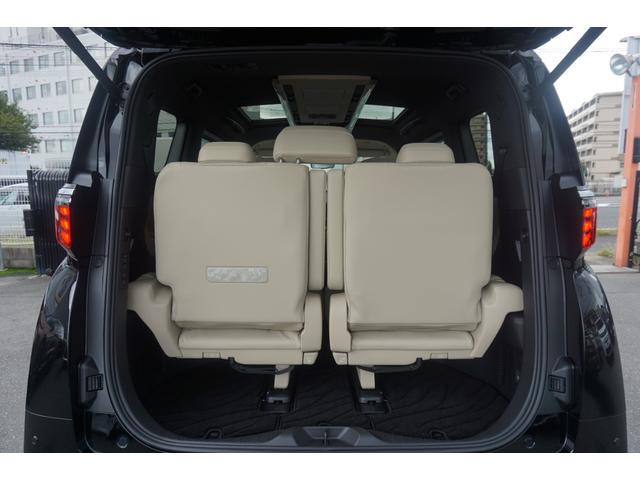 アルファードハイブリッド エグゼクティブラウンジ　登録済未使用　ホワイトレザー　１４インチＤＡプラス　ＪＢＬサウンド　１４インチリアエンターテインメント　ユニバーサルステップ　１９インチアルミ　左右独立ムーンルーフ　全周囲カメラ　ブラインドスポットＭ（45枚目）