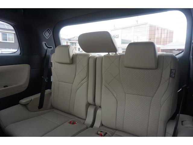 アルファードハイブリッド エグゼクティブラウンジ　登録済未使用　ホワイトレザー　１４インチＤＡプラス　ＪＢＬサウンド　１４インチリアエンターテインメント　ユニバーサルステップ　１９インチアルミ　左右独立ムーンルーフ　全周囲カメラ　ブラインドスポットＭ（46枚目）