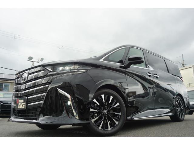 アルファードハイブリッド エグゼクティブラウンジ　登録済未使用　ホワイトレザー　１４インチＤＡプラス　ＪＢＬサウンド　１４インチリアエンターテインメント　ユニバーサルステップ　１９インチアルミ　左右独立ムーンルーフ　全周囲カメラ　ブラインドスポットＭ（49枚目）