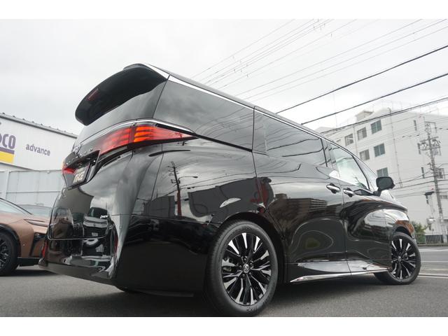 アルファードハイブリッド エグゼクティブラウンジ　登録済未使用　ホワイトレザー　１４インチＤＡプラス　ＪＢＬサウンド　１４インチリアエンターテインメント　ユニバーサルステップ　１９インチアルミ　左右独立ムーンルーフ　全周囲カメラ　ブラインドスポットＭ（50枚目）