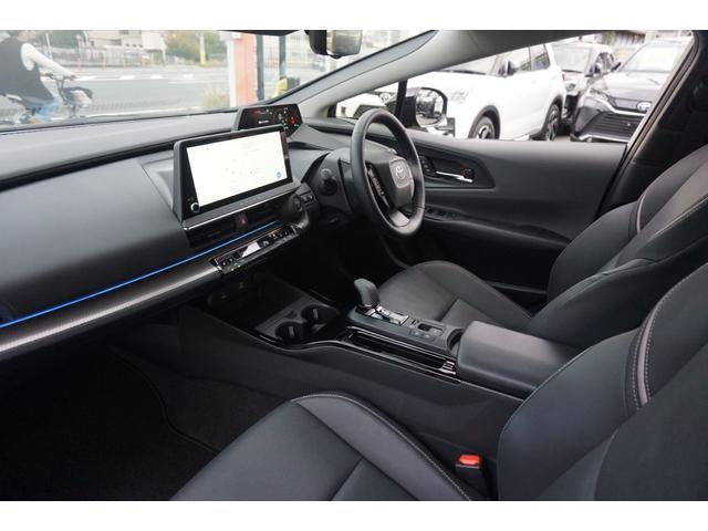 プリウス Ｚ　１２．３インチディスプレイオーディオ　シートヒーター　シートエアコン　パノラミックビューモニター　デジタルインナーミラー　レーダークルーズコントロール　シートメモリー　ブラインドスポットモニター（16枚目）