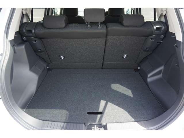 ライズ Ｚ　登録済未使用　シートヒーター　電子パーキング　ブレーキホールド　レーダークルーズコントロール　衝突軽減ブレーキ　横滑り防止装置　ＬＥＤヘッドライト　オートエアコン　１７インチホイール（59枚目）