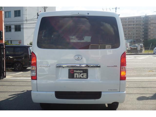 ＬＥＤテールランプ！ボディデザインにマッチした形状でスタイリッシュに仕上がっております。