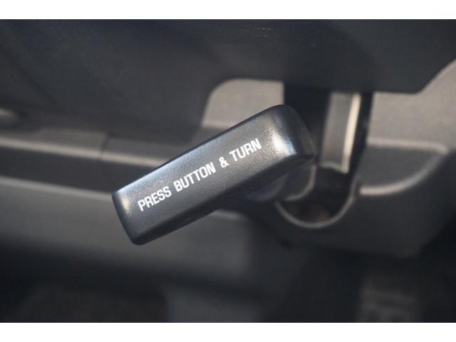 ステッキ式パーキングブレーキ！