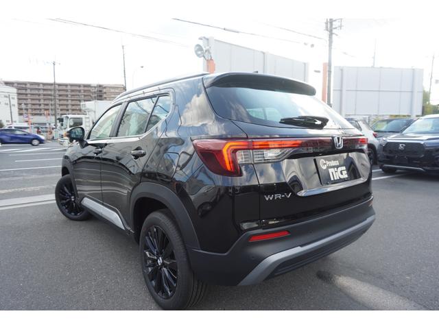 ＷＲ－Ｖ Ｚ＋　ブラックスタイル　登録済未使用車　特別仕様　ＬＥＤヘッドライト　レーダークルーズコントロール　ホンダセンシング　１７インチアルミホイール　本革巻ステアリングホイール　電動格納式リモコンドアミラー（10枚目）