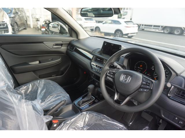 ＷＲ－Ｖ Ｚ＋　ブラックスタイル　登録済未使用車　特別仕様　ＬＥＤヘッドライト　レーダークルーズコントロール　ホンダセンシング　１７インチアルミホイール　本革巻ステアリングホイール　電動格納式リモコンドアミラー（17枚目）