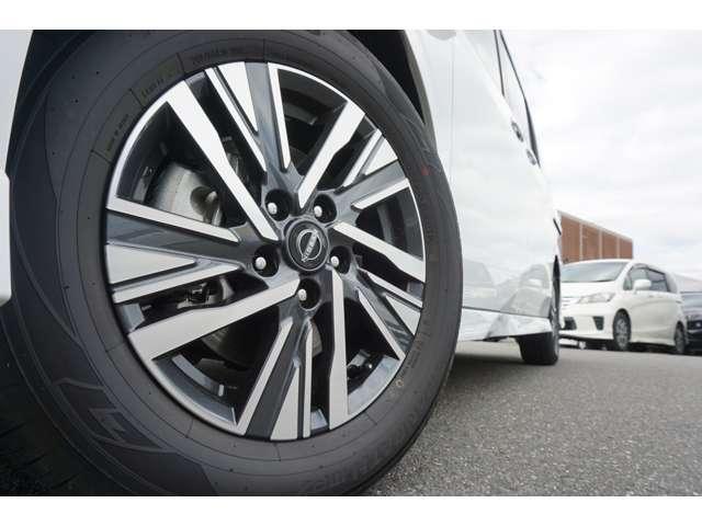 セレナ ｅ－パワー　ハイウェイスターＶ　登録済未使用車　両側パワースライドドア　レーダークルーズコントロール　ＬＥＤヘッドライト　ブラインドスポットモニター　電子パーキングブレーキ　ステアリングヒーター　衝突軽減ブレーキ（10枚目）