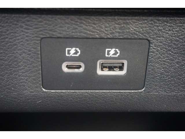 セレナ ｅ－パワー　ハイウェイスターＶ　登録済未使用車　両側パワースライドドア　レーダークルーズコントロール　ＬＥＤヘッドライト　ブラインドスポットモニター　電子パーキングブレーキ　ステアリングヒーター　衝突軽減ブレーキ（19枚目）