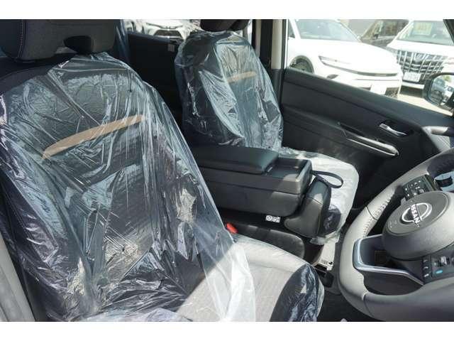 セレナ ｅ－パワー　ハイウェイスターＶ　登録済未使用車　両側パワースライドドア　レーダークルーズコントロール　ＬＥＤヘッドライト　ブラインドスポットモニター　電子パーキングブレーキ　ステアリングヒーター　衝突軽減ブレーキ（26枚目）