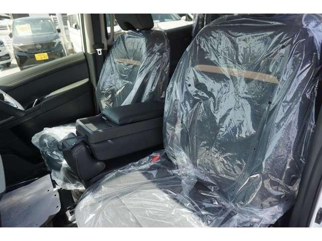 セレナ ｅ－パワー　ハイウェイスターＶ　登録済未使用車　両側パワースライドドア　レーダークルーズコントロール　ＬＥＤヘッドライト　ブラインドスポットモニター　電子パーキングブレーキ　ステアリングヒーター　衝突軽減ブレーキ（32枚目）