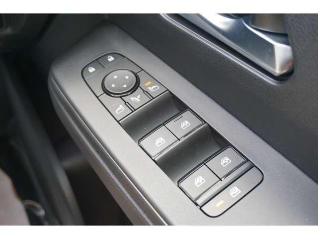 セレナ ｅ－パワー　ハイウェイスターＶ　登録済未使用車　両側パワースライドドア　レーダークルーズコントロール　ＬＥＤヘッドライト　ブラインドスポットモニター　電子パーキングブレーキ　ステアリングヒーター　衝突軽減ブレーキ（51枚目）