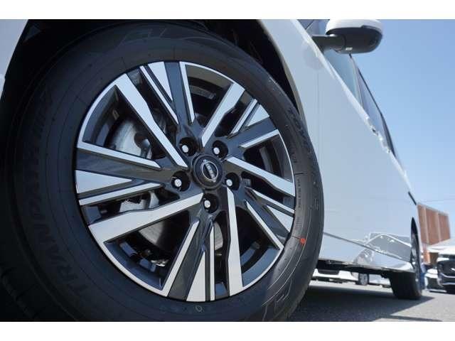 セレナ ｅ－パワー　ハイウェイスターＶ　登録済未使用車　両側パワースライドドア　レーダークルーズコントロール　ＬＥＤヘッドライト　ブラインドスポットモニター　電子パーキングブレーキ　ステアリングヒーター　衝突軽減ブレーキ（55枚目）