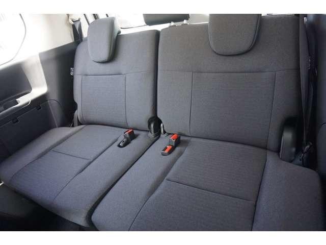 セレナ ｅ－パワー　ハイウェイスターＶ　登録済未使用車　両側パワースライドドア　レーダークルーズコントロール　ＬＥＤヘッドライト　ブラインドスポットモニター　電子パーキングブレーキ　ステアリングヒーター　衝突軽減ブレーキ（68枚目）