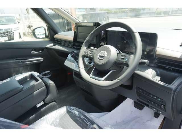 セレナ ｅ－パワー　ハイウェイスターＶ　登録済未使用車　両側パワースライドドア　レーダークルーズコントロール　ＬＥＤヘッドライト　ブラインドスポットモニター　電子パーキングブレーキ　ステアリングヒーター　衝突軽減ブレーキ（77枚目）