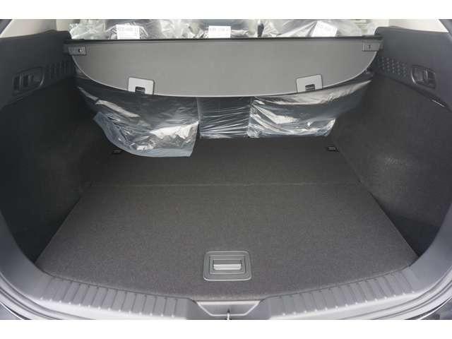 ＣＸ－５ ＸＤ　ブラックセレクション　登録済未使用車　パワーバックドア　３６０度カメラ　シートヒーター　衝突軽減ブレーキ　ハーフレザーシート　アップルカープレイ対応　ＬＥＤヘッドライト　クリアランスソナー　ヘッドアップディスプレイ（31枚目）